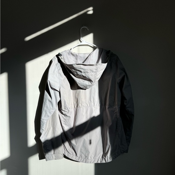 Women’s Columbia Rain Jacket - Picture 5 of 7